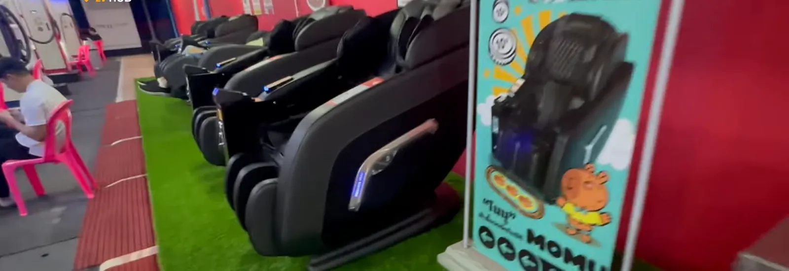 เก้าอี้นวดในโซนพักผ่อน Super EV Hub นนทบุรี